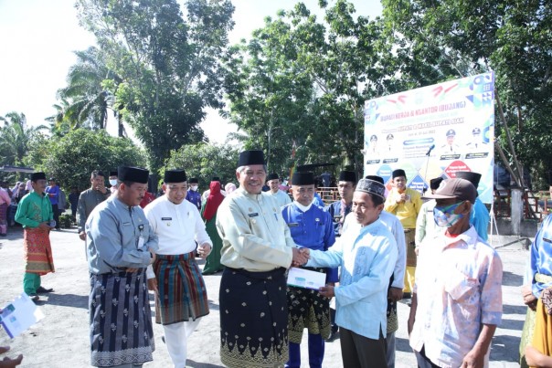 Bupati Alfedri dalam program Bujang Kampung