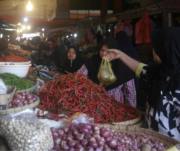 Dagangan bahan pokok. Foto: Surya/Riau1.