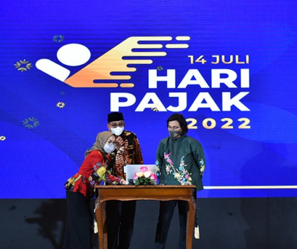 Menkeu Sri Mulyani saat meluncurkan NIK sebagai NPWP. Foto: Kemenkeu. 