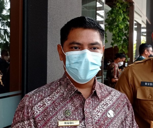 Sekretaris DPMPTSP Kota Pekanbaru Rudi Misdian. Foto: Surya/Riau1.