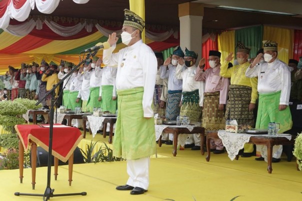 Apel peringatan HUT ke 65 Provinsi Riau