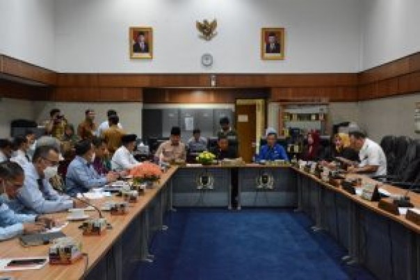 Saat RDP Komisi III DPRD Riau dengan BRK