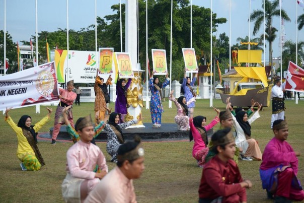 Penampilan PMRJ di pawai budaya 