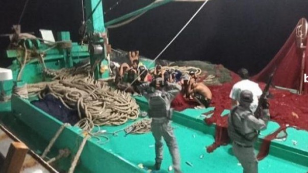 Penangkapan kapal ikan ilegal di Natuna
