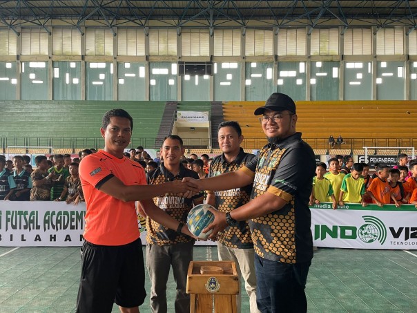 Pembukaan turnamen