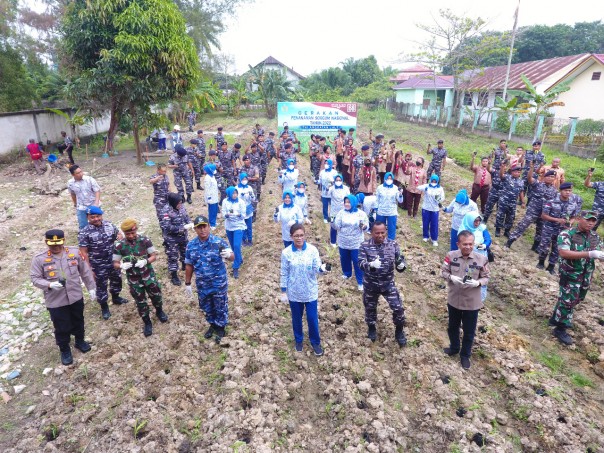 Tanam jagung program ketahanan pangan di Dumai