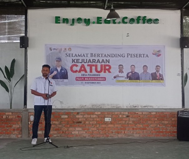 Ketua Panitia Kejuaraan Catur Piala Pj Wali Kota Pekanbaru Arif Rahman, Sabtu (17/9/2022). Foto: Surya/Riau1.