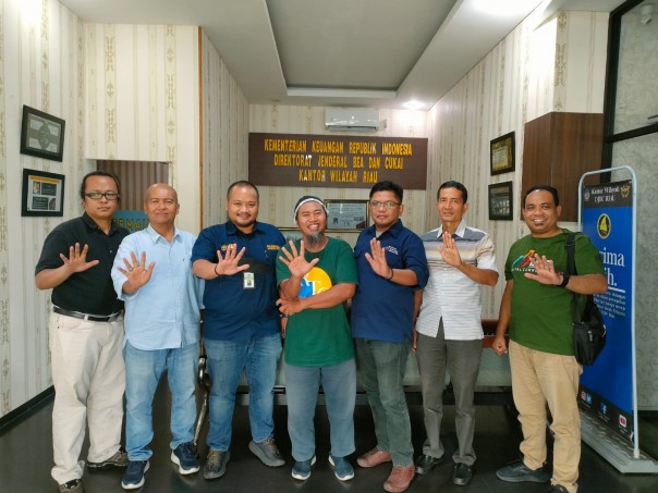 Pengurus AMSI Riau di Kanwil Bea dan Cukai Riau