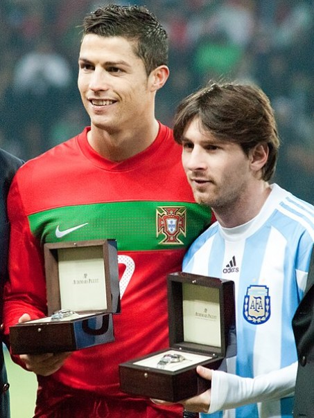 Cristiano Ronaldo dan Lionel Messi