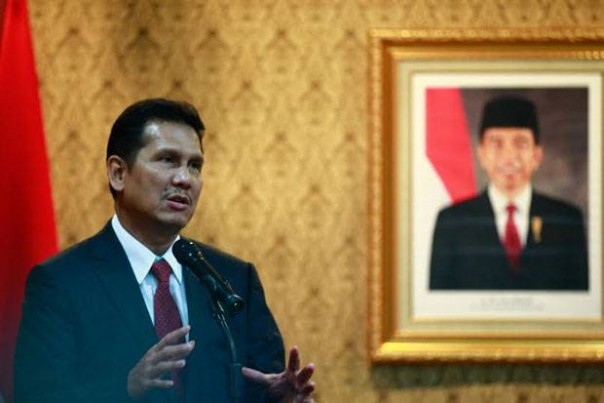 Asman Abnur mengundurkan diri dari Menteri PAN RB.