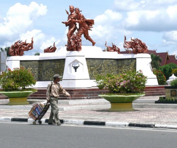 Tugu Pahlawan Pekanbaru (Foto: sumber internet)